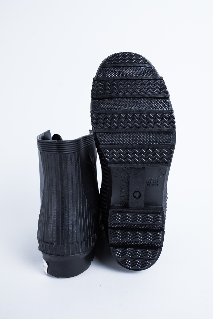 SIZE 8 - SHORT ANKLE BOOTS